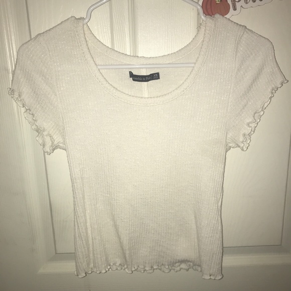 Great condition, white a&f short sleeve shirt - Picture 1 of 1